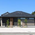 出雲市 外構工事 庭に設置されたフェンスと門柱